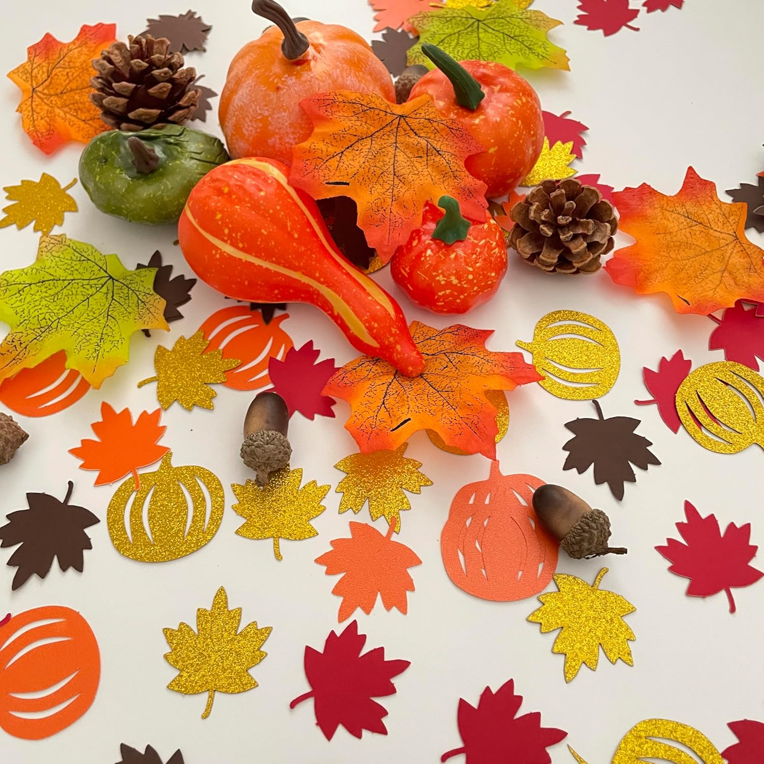 200 Pcs Fall Confetti Glitter Fall Maple Leaf Shape Autumn Thanksgiving Table Scatters Confetti for Thanksgiving Decorations Maple Leaf Party Sets
